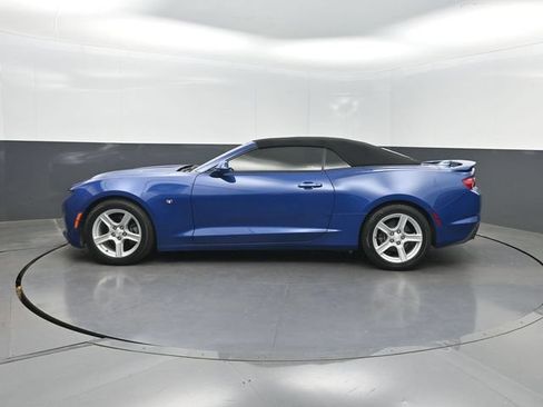 Used 2020 Chevrolet Camaro LT RWD image 3