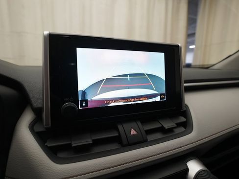 Used 2023 Toyota RAV4 XLE AWD/4WD image 19