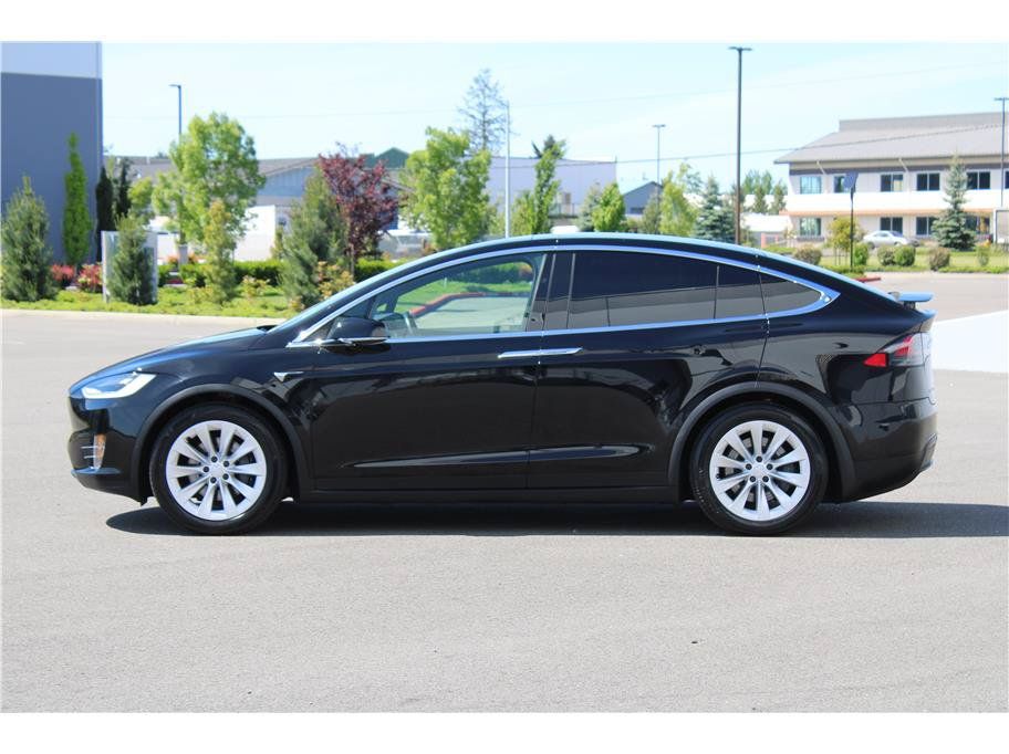 Used 2018 Tesla Model X 75D AWD/4WD image 2