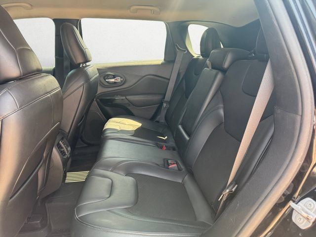 Used 2021 Jeep Cherokee Latitude Plus FWD image 13
