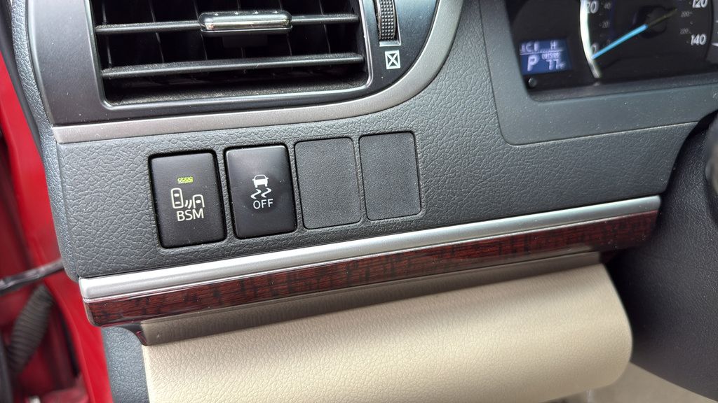 Used 2012 Toyota Camry XLE FWD image 19