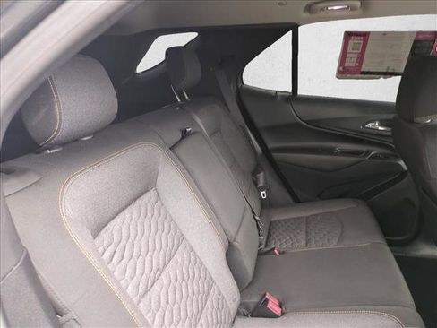 Used 2018 Chevrolet Equinox LT image 18