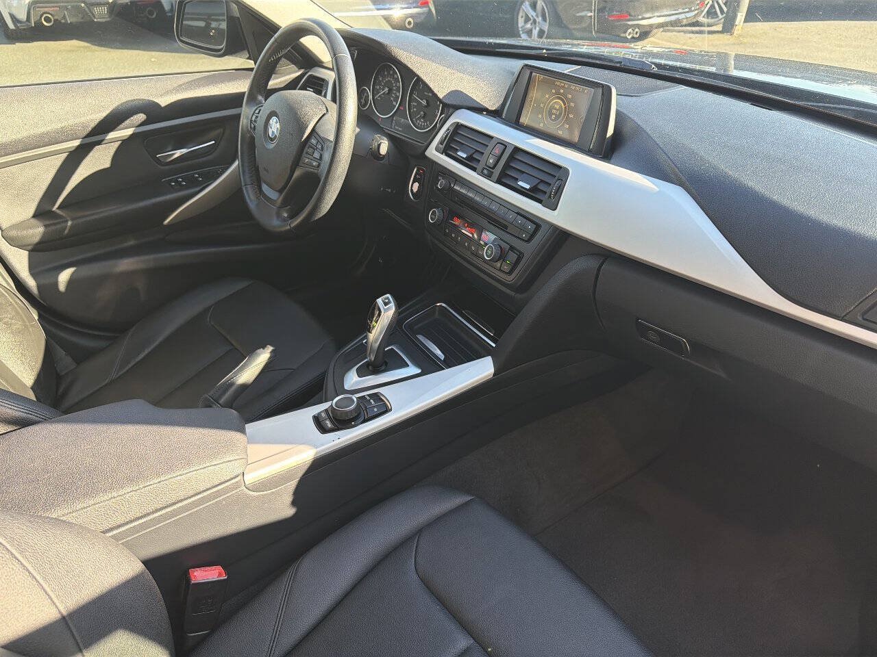 Used 2014 BMW 320i Sedan RWD image 17