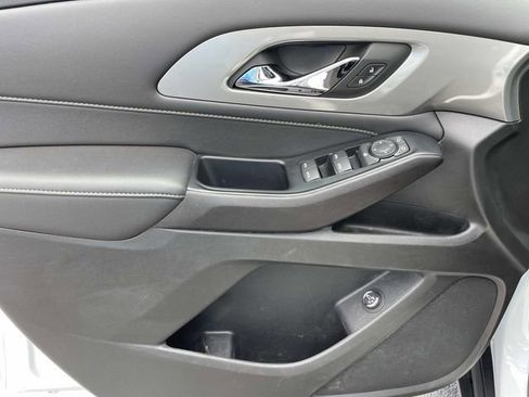 Certified 2023 Chevrolet Traverse LT FWD image 24
