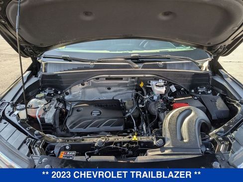 Used 2023 Chevrolet TrailBlazer RS image 35