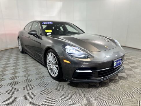 Used 2017 Porsche Panamera 4 image 8