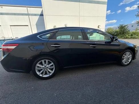 Used 2013 Toyota Avalon XLE Touring FWD image 22