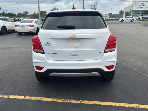 Used 2019 Chevrolet Trax LT w/ LT Convenience Package AWD/4WD image 3