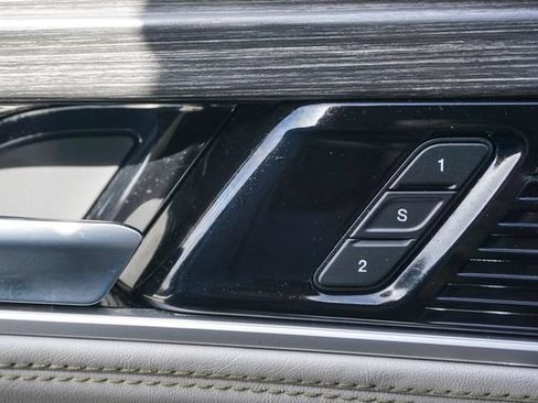 Used 2024 Jeep Wagoneer Series II w/ Flexible Seating Group RWD image 18