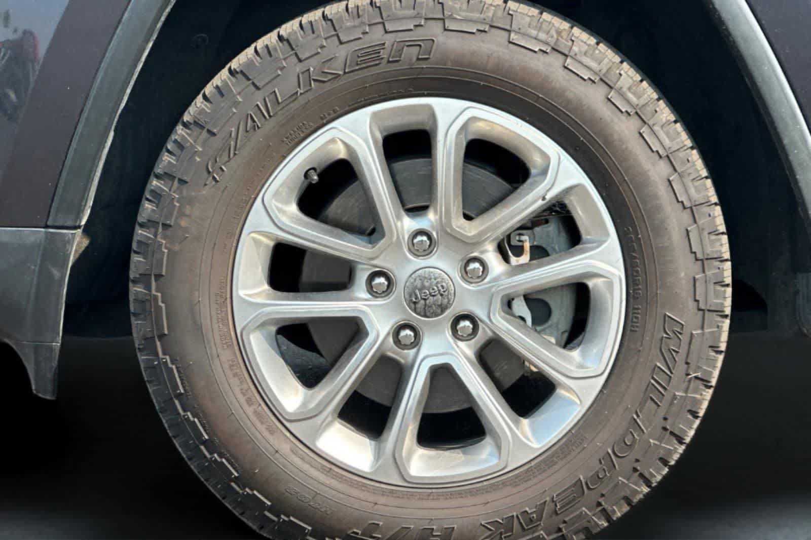 Used 2014 Jeep Grand Cherokee Limited w/ Luxury Group II AWD/4WD image 30