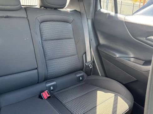 Used 2025 Chevrolet Equinox LT FWD image 37