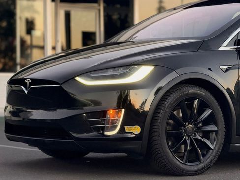 Used 2020 Tesla Model X Long Range image 4