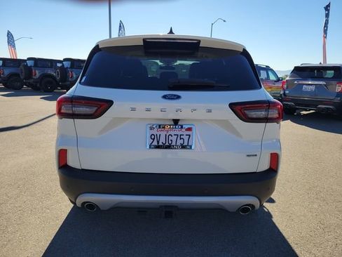 Used 2025 Ford Escape Base w/ Class II Trailer Tow Package image 5