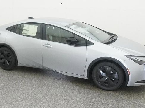 New 2026 Toyota Prius Plug-In Hybrid FWD image 12