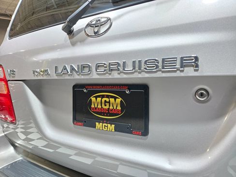 Used 2002 Toyota Land Cruiser image 41