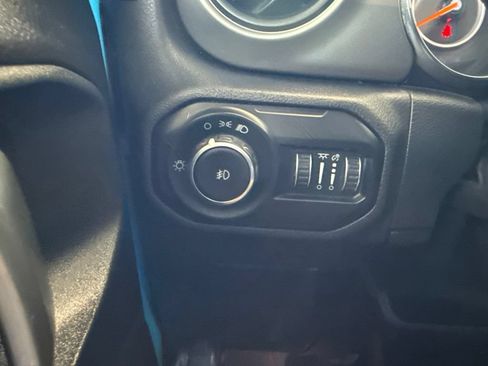Used 2021 Jeep Wrangler Sport AWD/4WD image 18