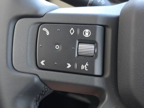 New 2025 Land Rover Defender 110 S image 17