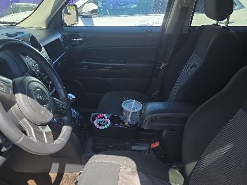 Used 2016 Jeep Patriot Latitude AWD/4WD image 4