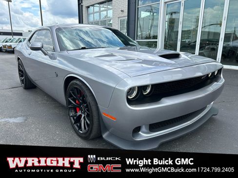 Used 2016 Dodge Challenger SRT Hellcat RWD image 1