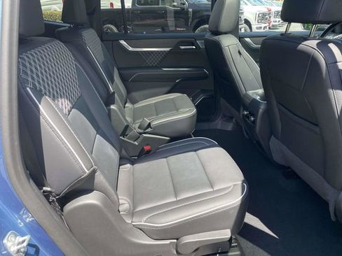 Used 2025 GMC Acadia Denali w/ Super Cruise Package FWD image 28