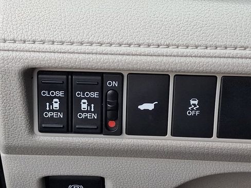 Used 2025 Honda Odyssey EX-L image 26