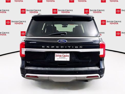 Used 2024 Ford Expedition XLT image 6