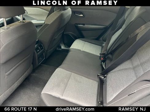 Used 2021 Nissan Rogue SV FWD image 15