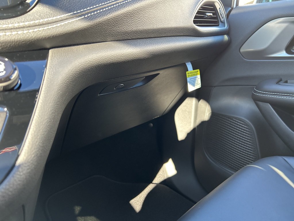 New 2026 Chrysler Pacifica Select AWD/4WD image 23
