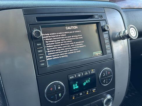 Used 2011 GMC Sierra 3500 SLT w/ SLT Convenience Package image 26