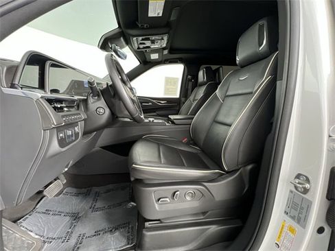 Used 2024 Cadillac Escalade ESV Premium Luxury w/ Performance Package image 20