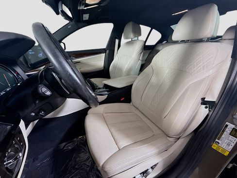 Used 2018 BMW 540i w/ Luxury Seating Package RWD image 22
