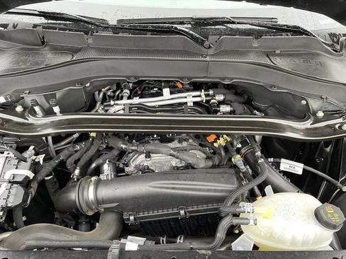 Used 2025 Ford Explorer ST-Line w/ ST-Line Street Pack image 12