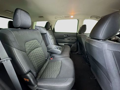 Used 2022 Nissan Pathfinder SV image 23