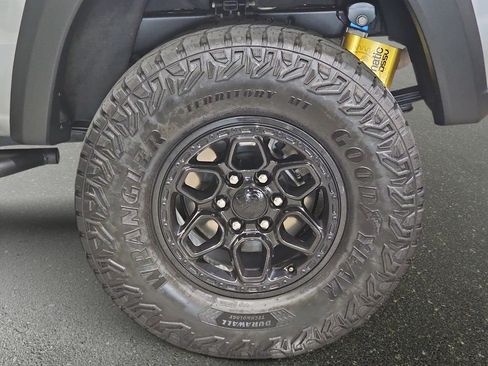 Used 2024 Chevrolet Colorado ZR2 w/ ZR2 Bison Edition AWD/4WD image 34