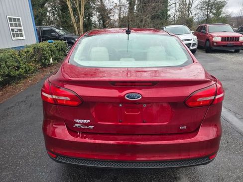 Used 2017 Ford Focus SE image 6