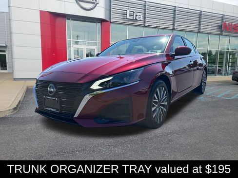 Certified 2023 Nissan Altima 2.5 SV w/ SV Premium Package AWD/4WD image 7