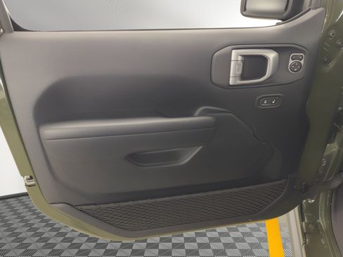 Used 2022 Jeep Wrangler Willys image 14