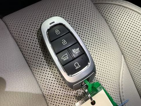 Used 2025 Hyundai Palisade Limited image 21