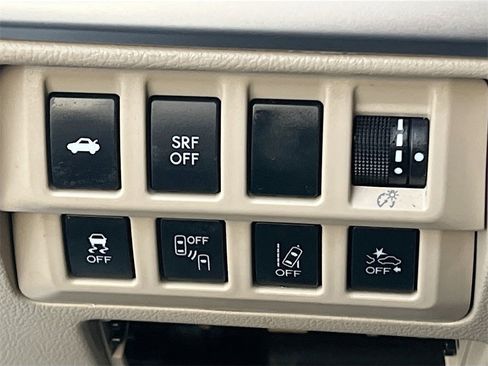 Used 2017 Subaru Legacy 2.5i Limited image 10