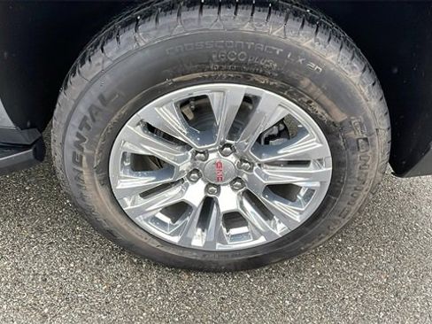 Used 2025 GMC Yukon XL Denali image 30