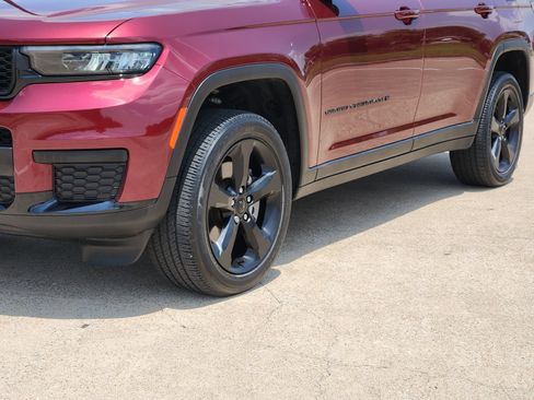 Used 2023 Jeep Grand Cherokee L Laredo AWD/4WD image 12