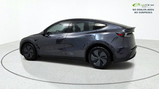Used 2026 Tesla Model Y AWD image 5