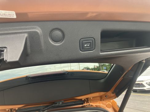 Used 2018 Chevrolet Equinox LT FWD image 13