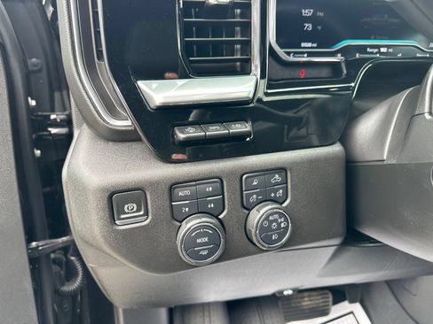 Used 2024 Chevrolet Silverado 1500 High Country w/ High Country Premium Package AWD/4WD image 19