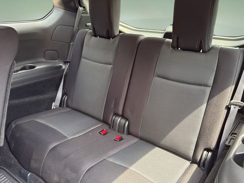 Used 2019 Nissan Pathfinder S AWD/4WD image 17