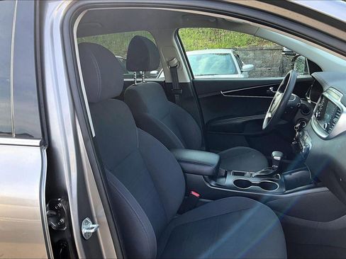 Used 2019 Kia Sorento AWD image 7