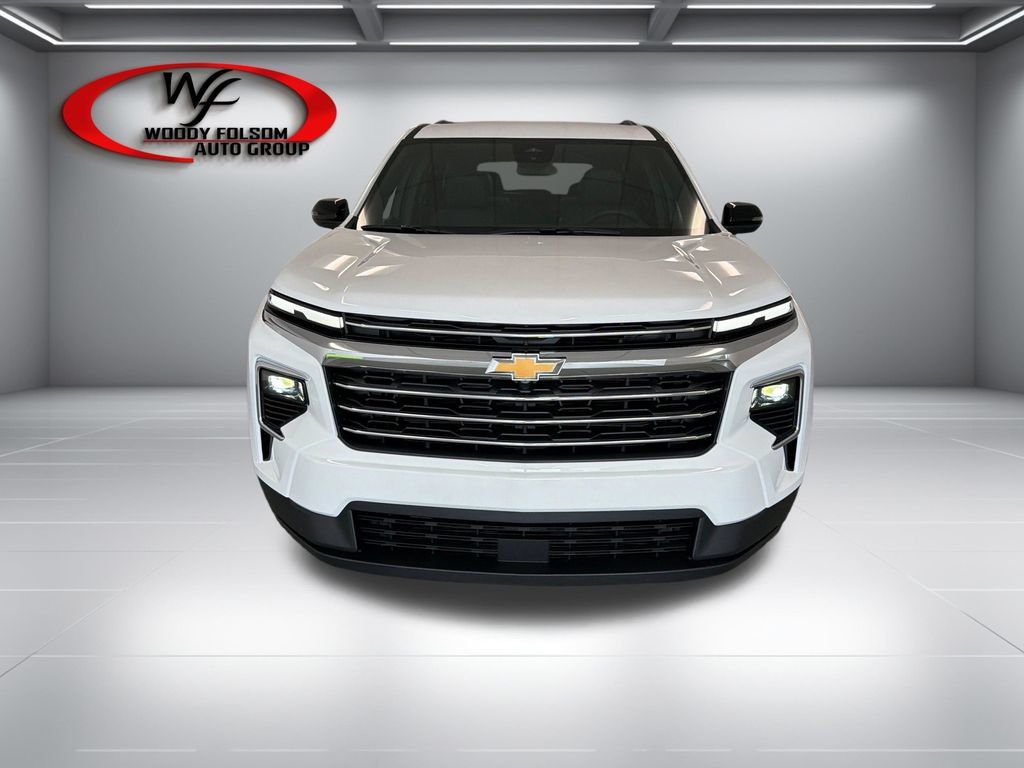 New 2027 Chevrolet Traverse LT FWD image 2