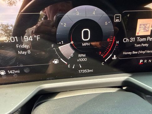 Used 2026 GMC Acadia Elevation w/ Elevation Premium Package FWD image 31