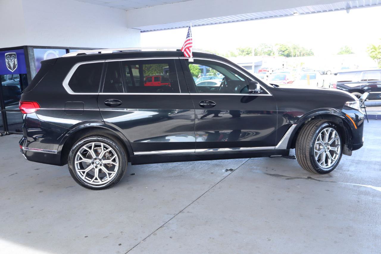 Used 2020 BMW X7 xDrive40i w/ Premium Package AWD/4WD image 4