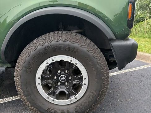 Used 2023 Ford Bronco Outer Banks w/ Sasquatch Package AWD/4WD image 5